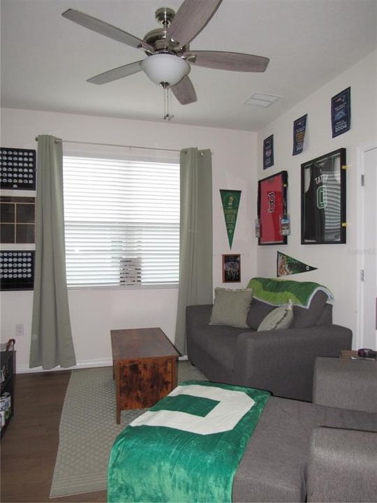 For Sale: $405,000 (3 beds, 2 baths, 1722 Square Feet)