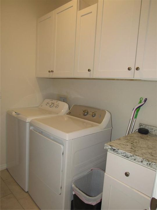 For Sale: $405,000 (3 beds, 2 baths, 1722 Square Feet)