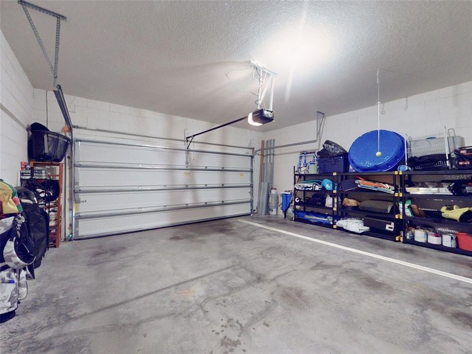 Activo con contrato: $384,900 (3 camas, 2 baños, 1722 Pies cuadrados)