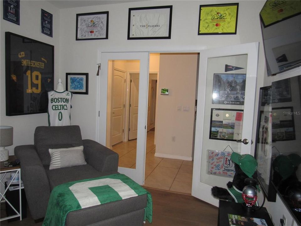 For Sale: $405,000 (3 beds, 2 baths, 1722 Square Feet)