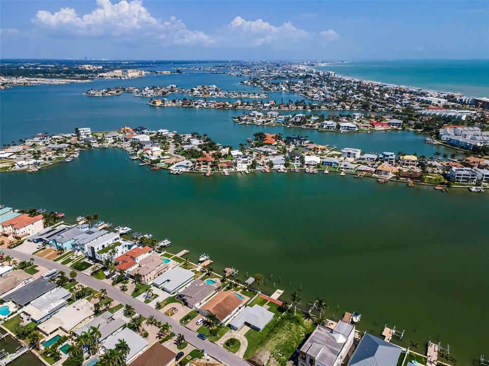 En Venta: $899,000 (0.16 acres)