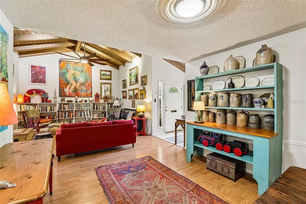 For Sale: $329,000 (3 beds, 2 baths, 1817 Square Feet)