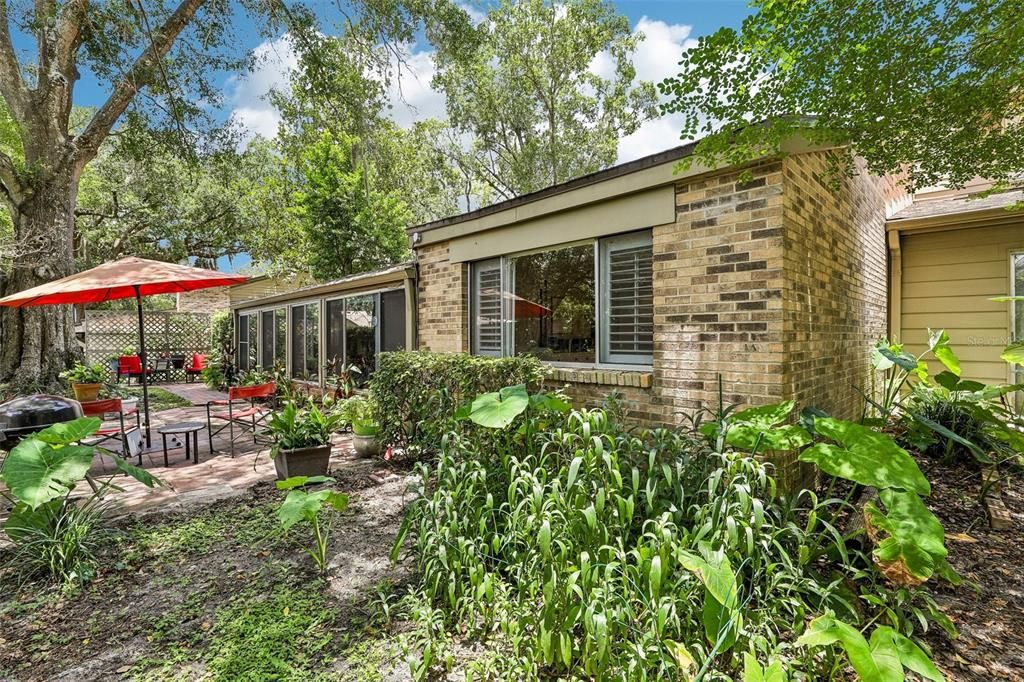 For Sale: $329,000 (3 beds, 2 baths, 1817 Square Feet)