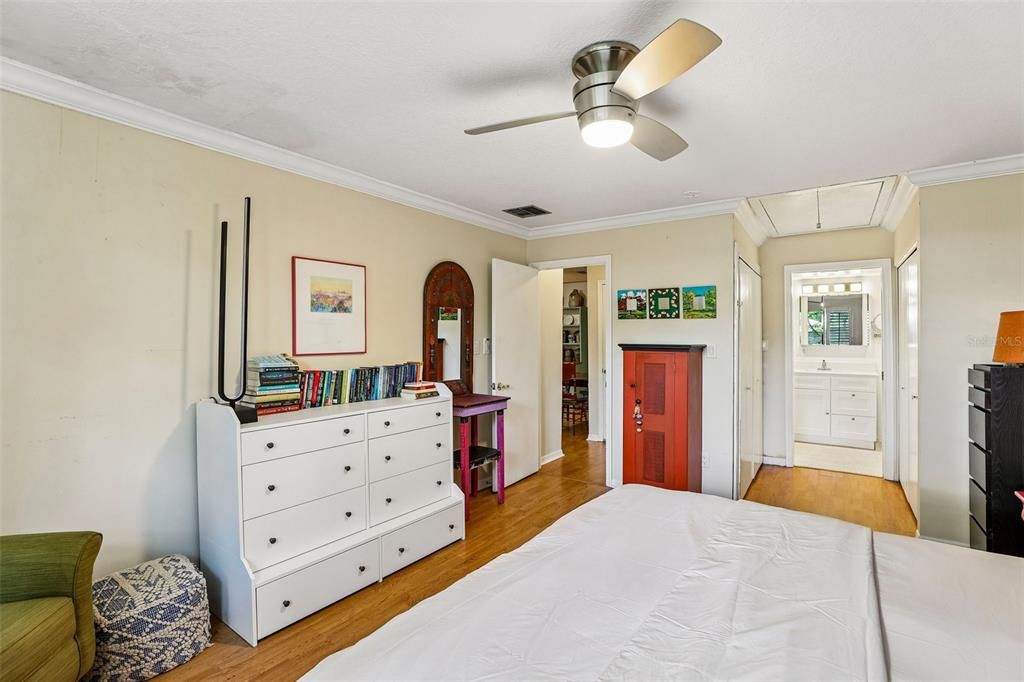 For Sale: $329,000 (3 beds, 2 baths, 1817 Square Feet)
