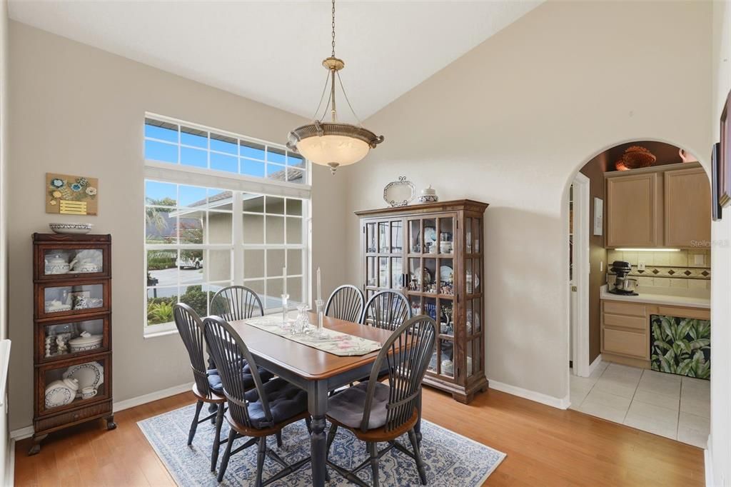 For Sale: $515,000 (3 beds, 2 baths, 2044 Square Feet)