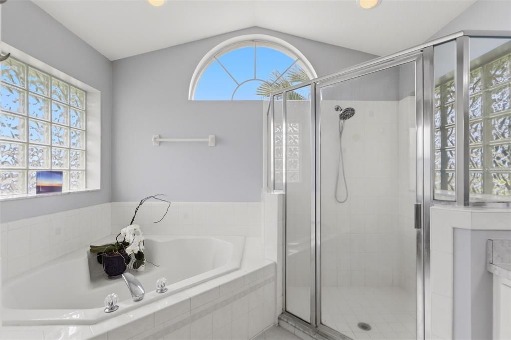For Sale: $515,000 (3 beds, 2 baths, 2044 Square Feet)