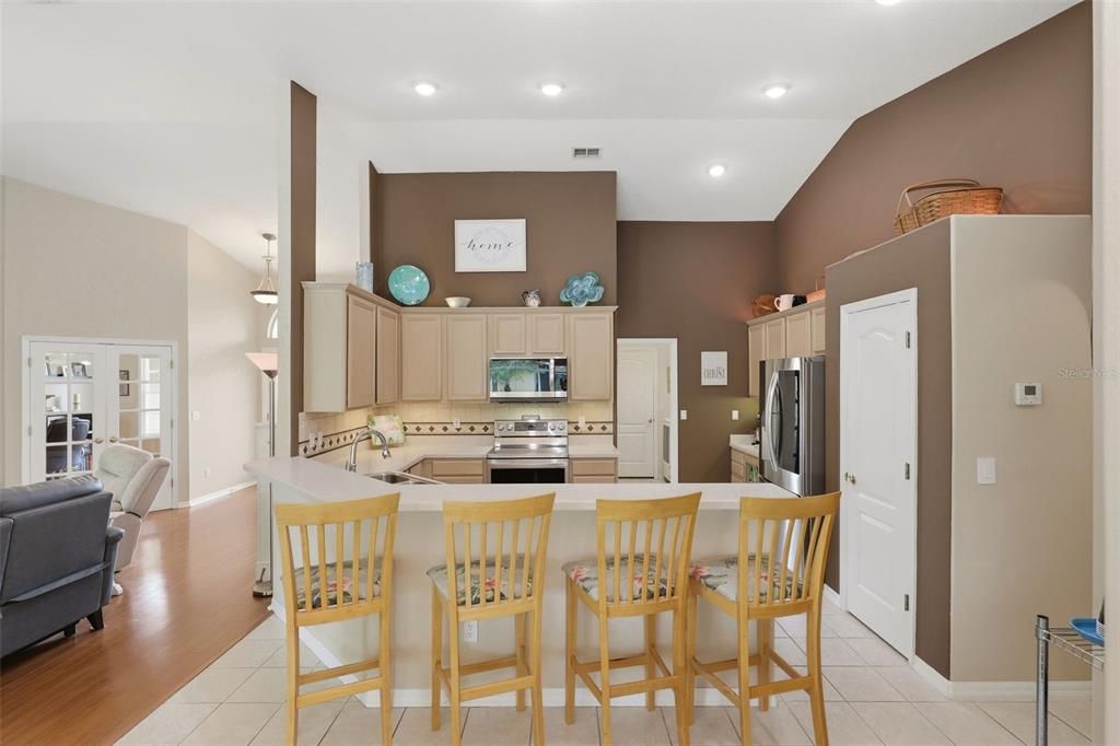For Sale: $515,000 (3 beds, 2 baths, 2044 Square Feet)