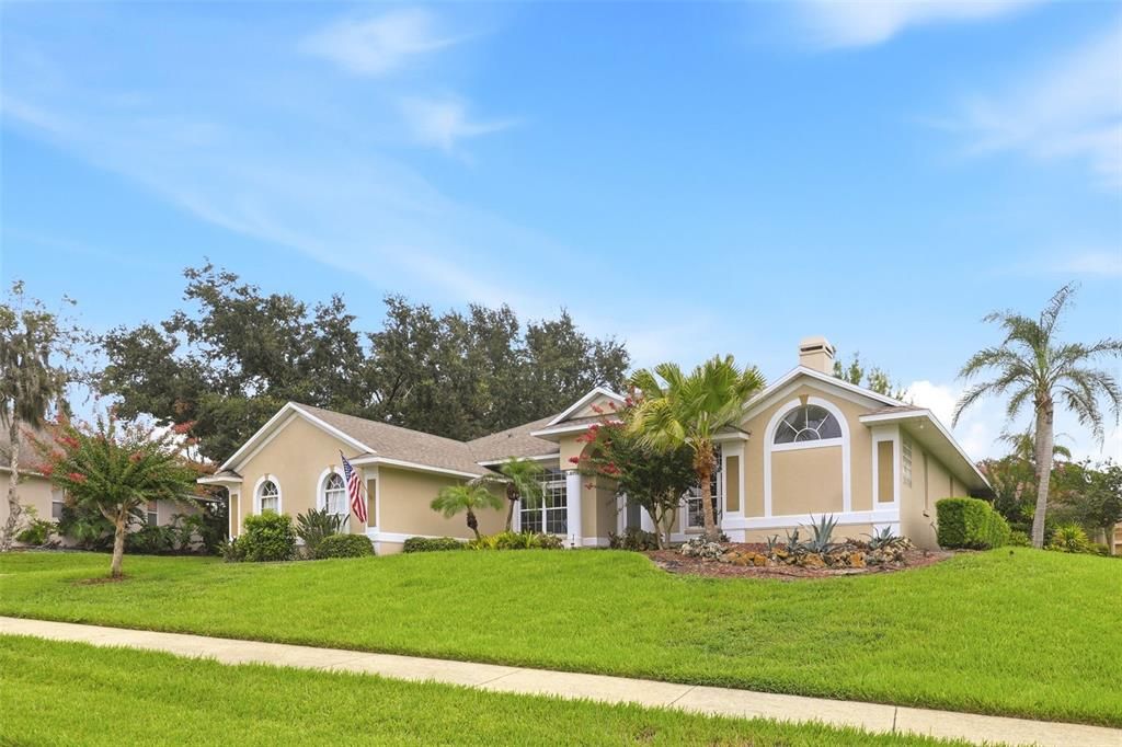 For Sale: $515,000 (3 beds, 2 baths, 2044 Square Feet)