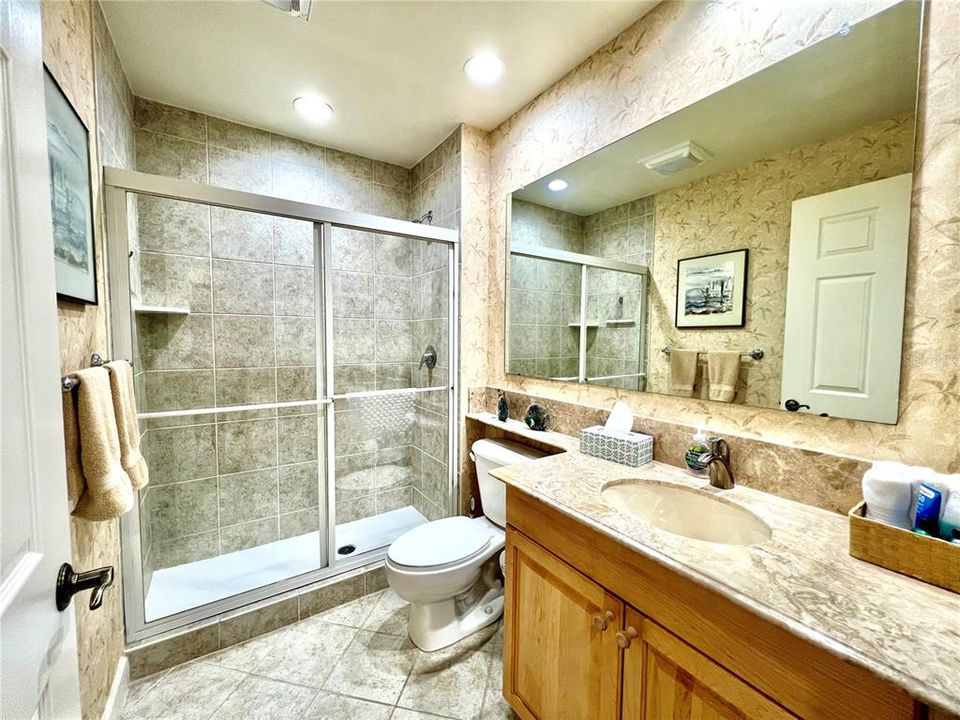 В аренду: $4,600 (2 спален, 2 ванн, 1365 Квадратных фут)