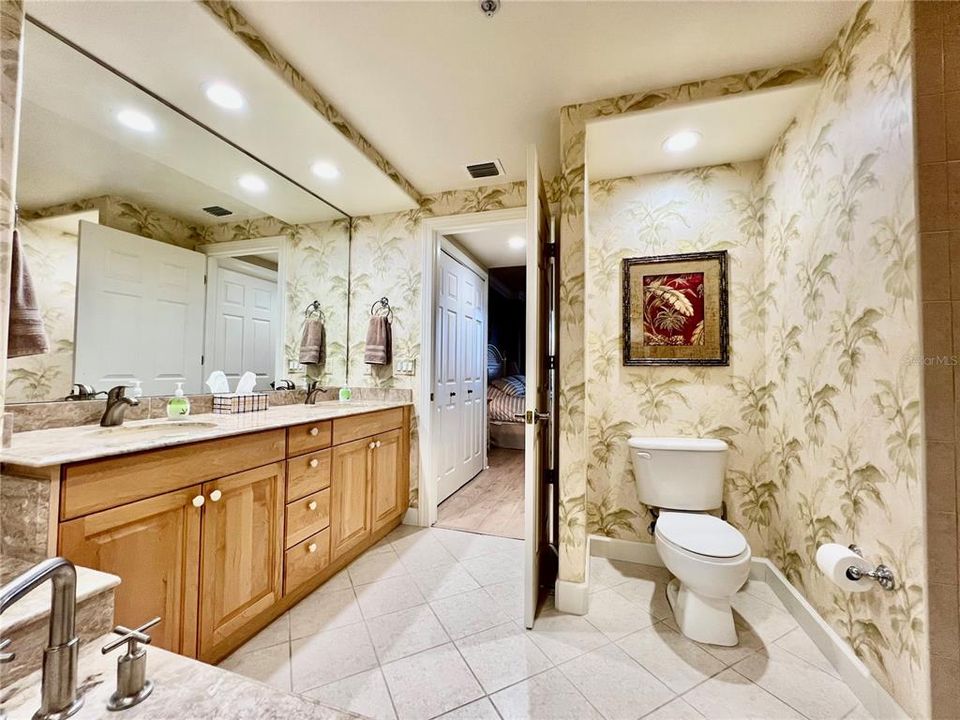 В аренду: $4,600 (2 спален, 2 ванн, 1365 Квадратных фут)