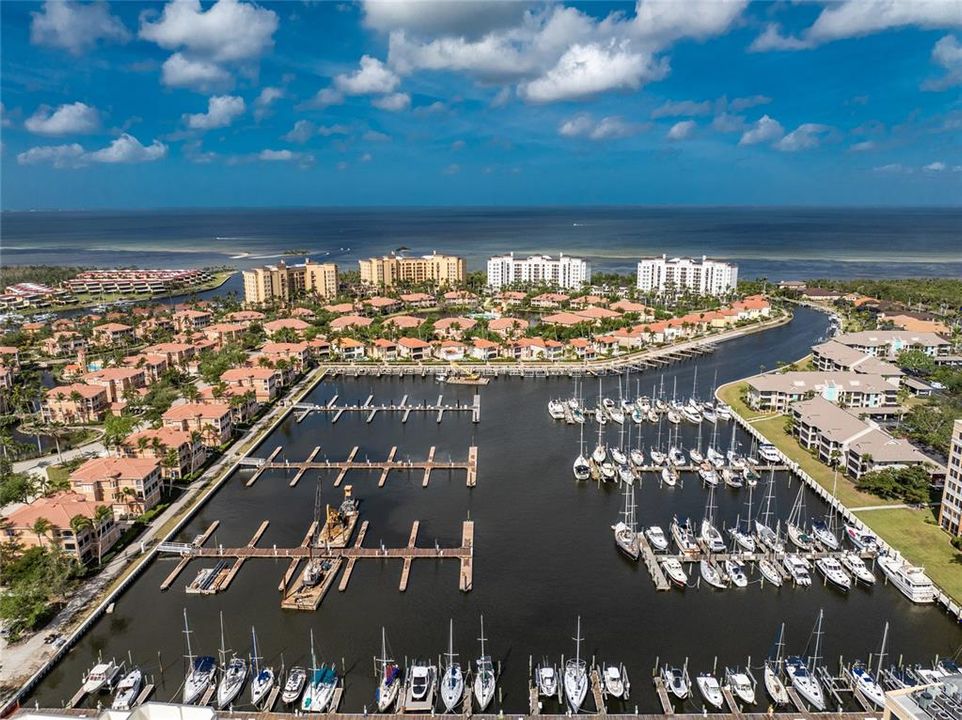 В аренду: $4,600 (2 спален, 2 ванн, 1365 Квадратных фут)