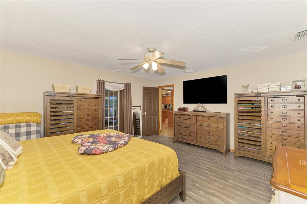 For Sale: $1,875,000 (4 beds, 2 baths, 2269 Square Feet)