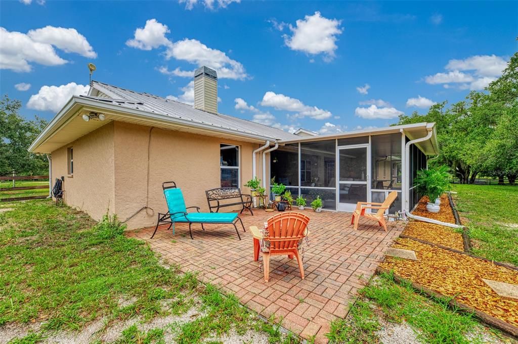 For Sale: $1,875,000 (4 beds, 2 baths, 2269 Square Feet)