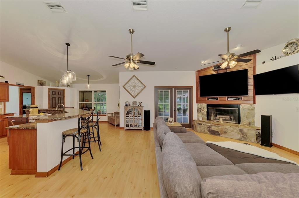 For Sale: $1,875,000 (4 beds, 2 baths, 2269 Square Feet)
