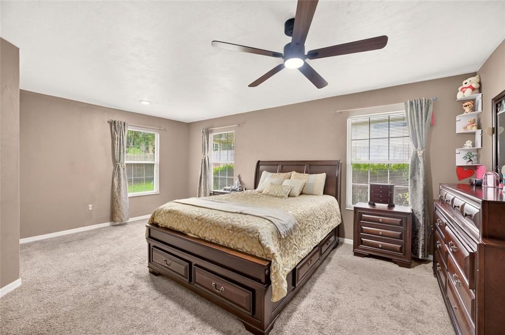For Sale: $354,900 (3 beds, 2 baths, 1916 Square Feet)