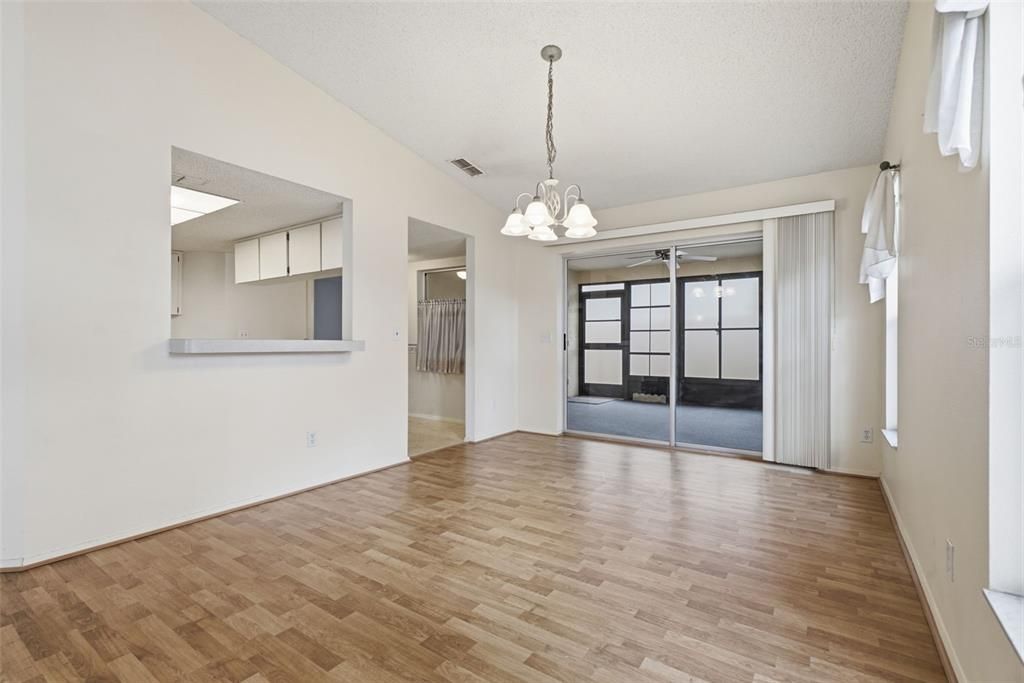 En Venta: $124,900 (2 camas, 2 baños, 1318 Pies cuadrados)