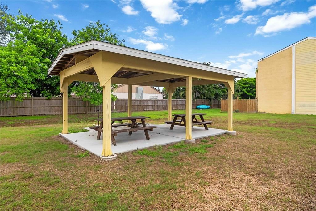 For Sale: $175,000 (2 beds, 2 baths, 1020 Square Feet)
