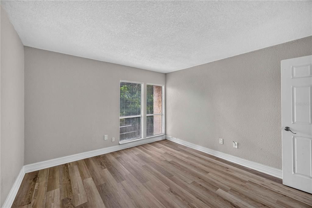 For Sale: $175,000 (2 beds, 2 baths, 1020 Square Feet)