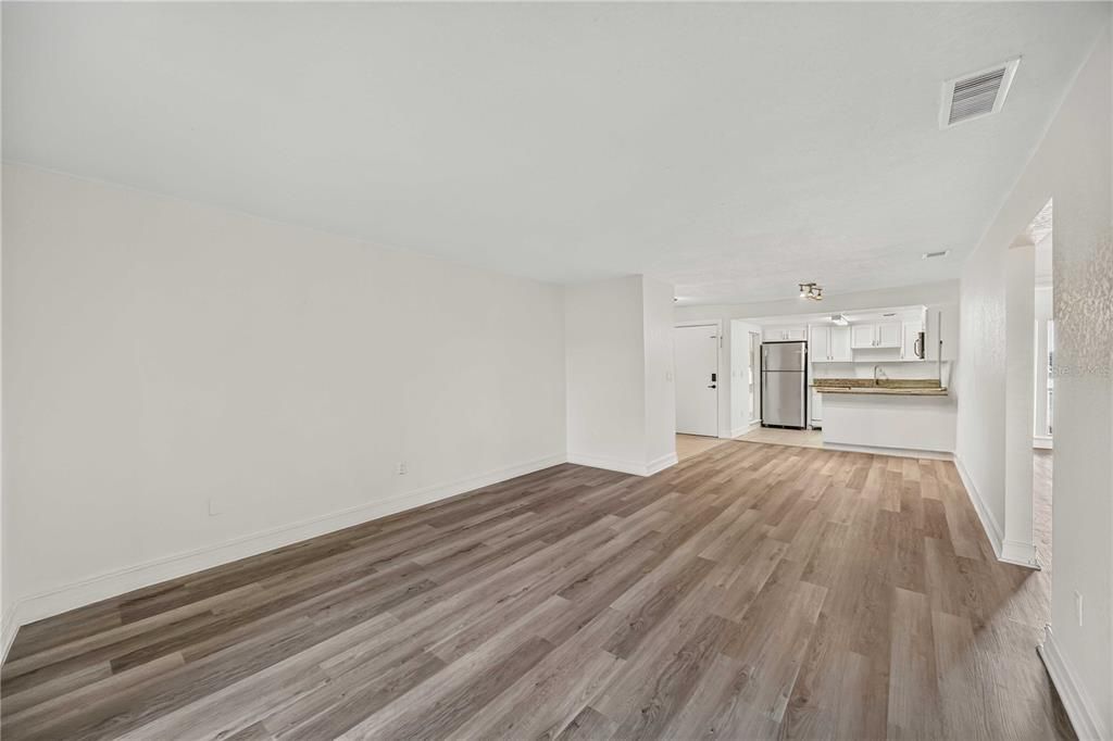 For Sale: $175,000 (2 beds, 2 baths, 1020 Square Feet)