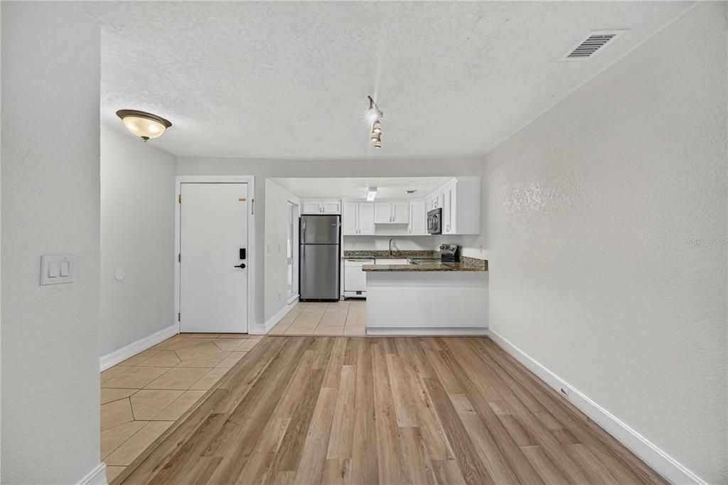 For Sale: $175,000 (2 beds, 2 baths, 1020 Square Feet)