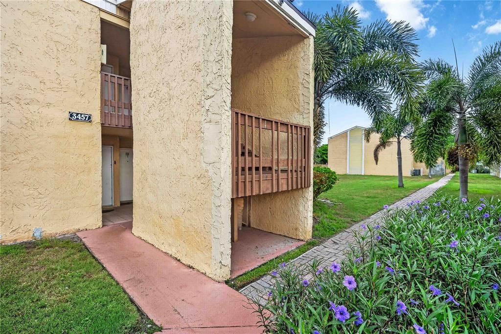 For Sale: $175,000 (2 beds, 2 baths, 1020 Square Feet)