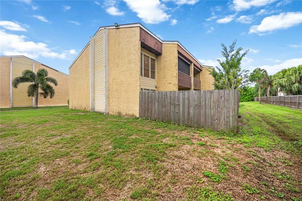 For Sale: $175,000 (2 beds, 2 baths, 1020 Square Feet)