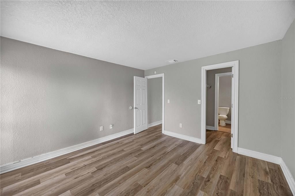 For Sale: $175,000 (2 beds, 2 baths, 1020 Square Feet)