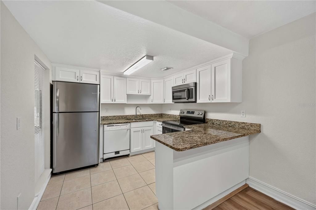 For Sale: $175,000 (2 beds, 2 baths, 1020 Square Feet)
