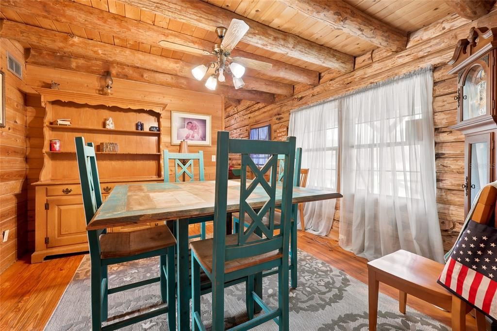 На продажу: $349,900 (3 спален, 1 ванн, 1695 Квадратных фут)