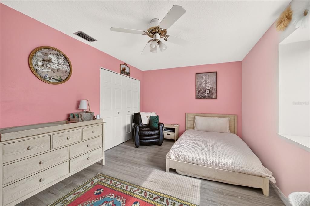 For Sale: $225,000 (2 beds, 2 baths, 1278 Square Feet)