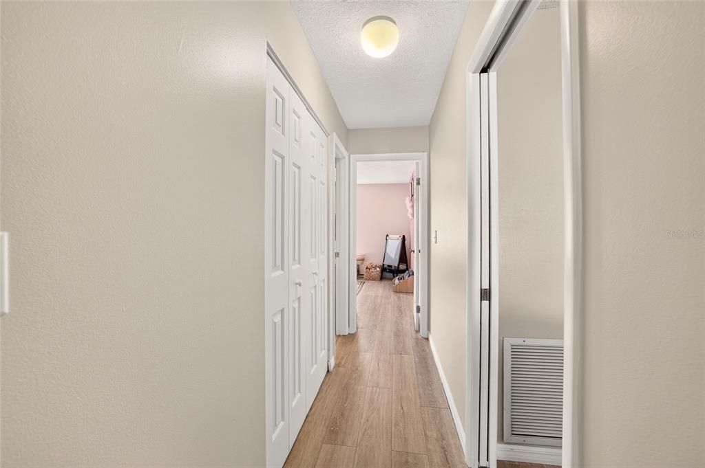 For Sale: $225,000 (2 beds, 2 baths, 1278 Square Feet)