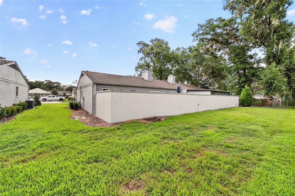 For Sale: $225,000 (2 beds, 2 baths, 1278 Square Feet)