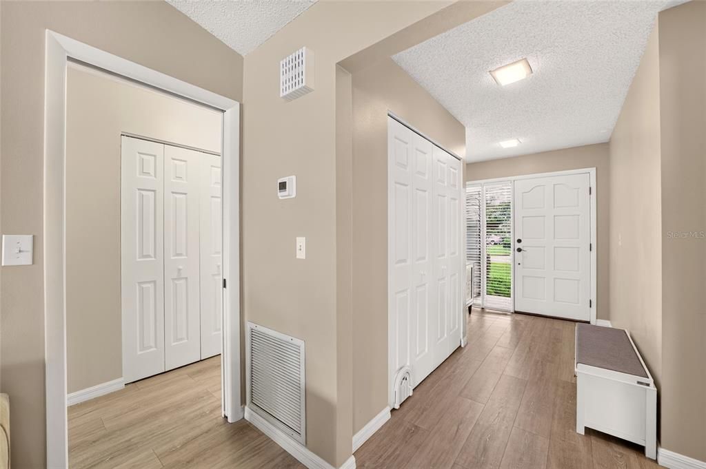 For Sale: $225,000 (2 beds, 2 baths, 1278 Square Feet)