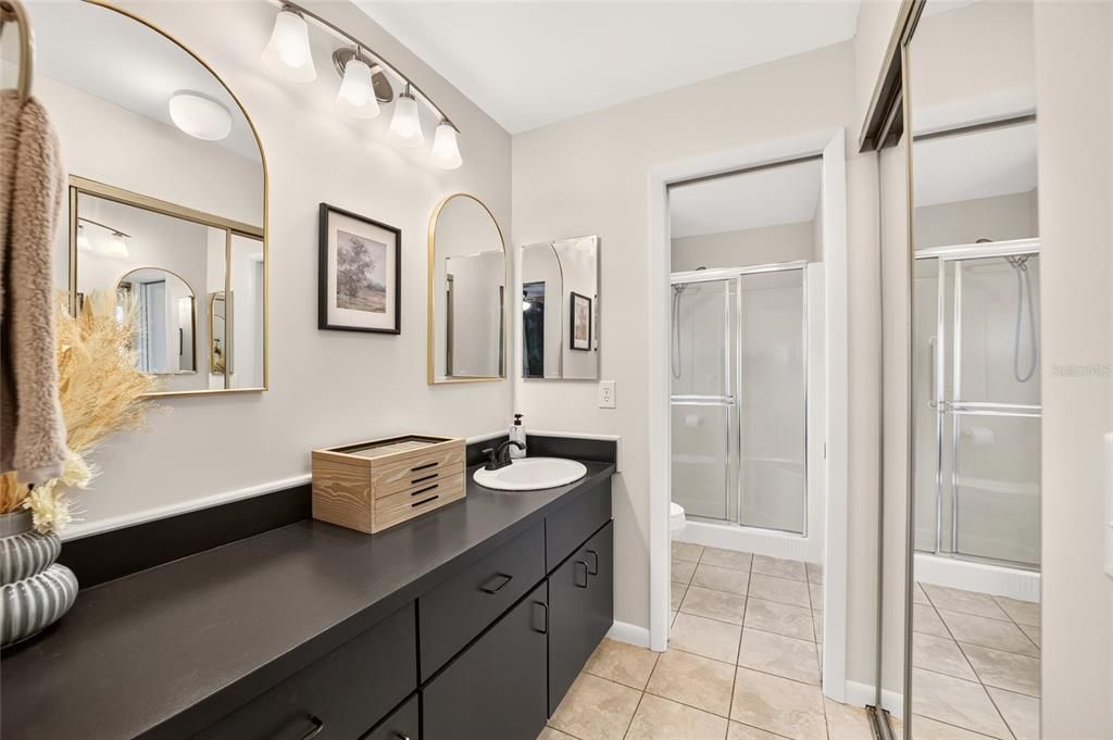 For Sale: $225,000 (2 beds, 2 baths, 1278 Square Feet)