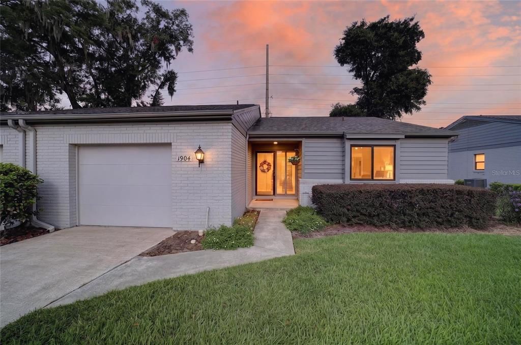 For Sale: $225,000 (2 beds, 2 baths, 1278 Square Feet)