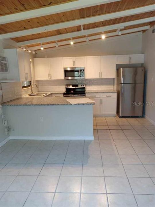 В аренду: $1,675 (1 спален, 1 ванн, 500 Квадратных фут)