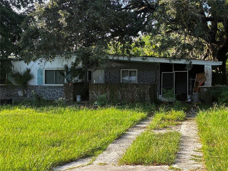 Active With Contract: $59,900 (3 beds, 2 baths, 1360 Square Feet)
