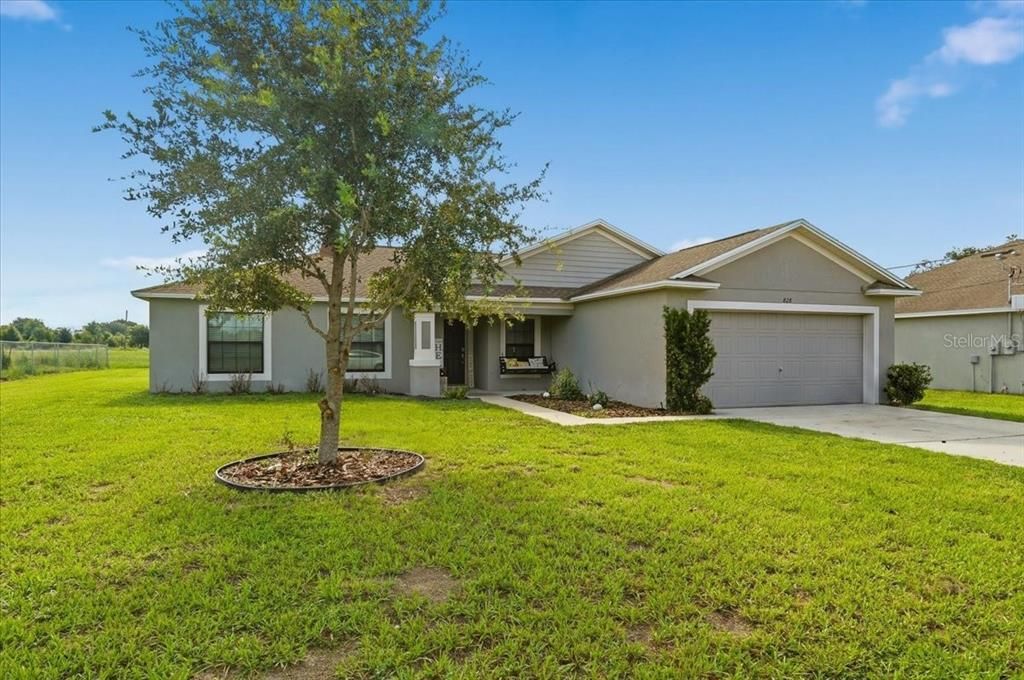 For Sale: $339,995 (3 beds, 2 baths, 1834 Square Feet)