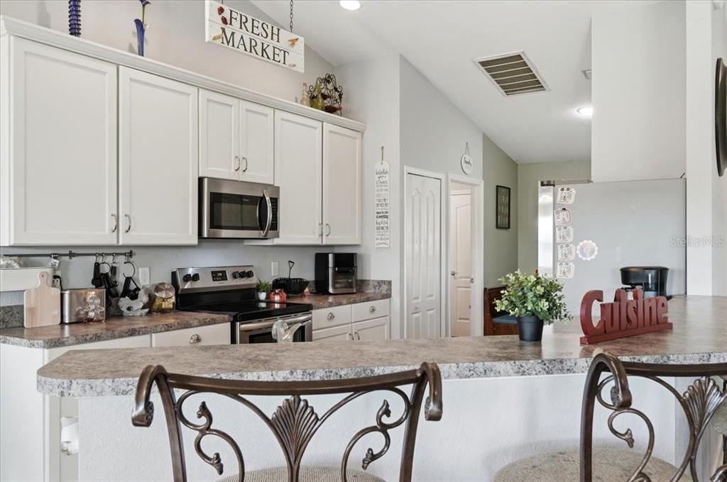 For Sale: $339,995 (3 beds, 2 baths, 1834 Square Feet)