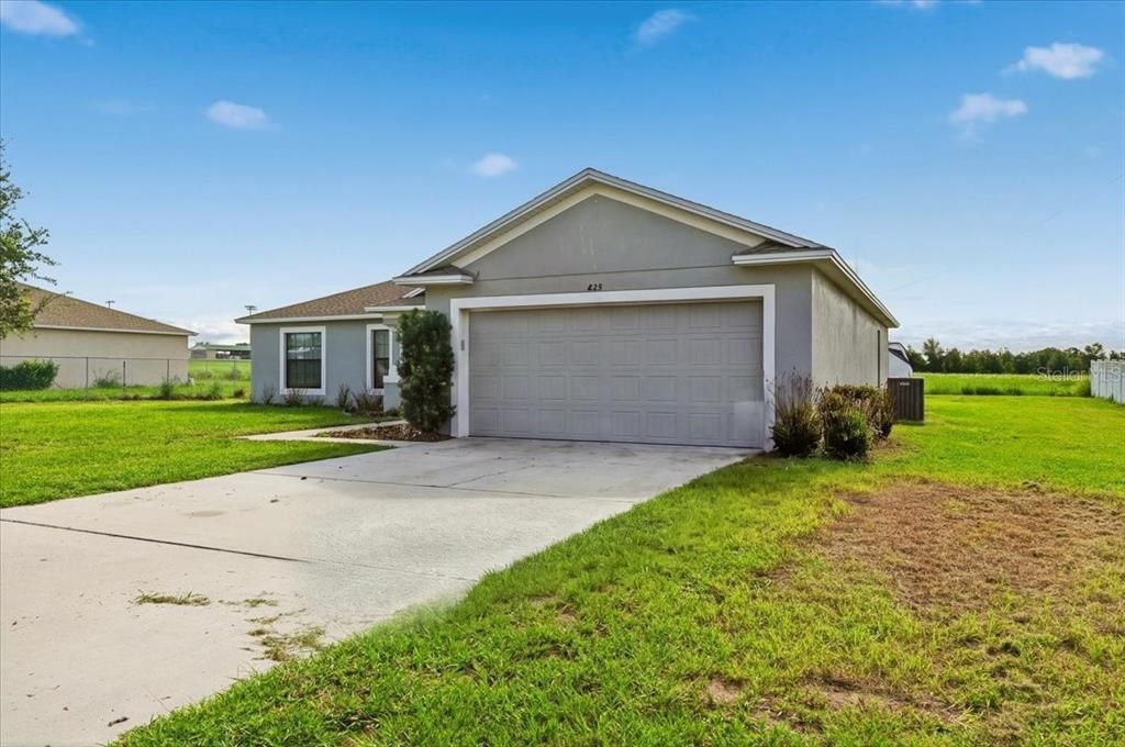 For Sale: $339,995 (3 beds, 2 baths, 1834 Square Feet)