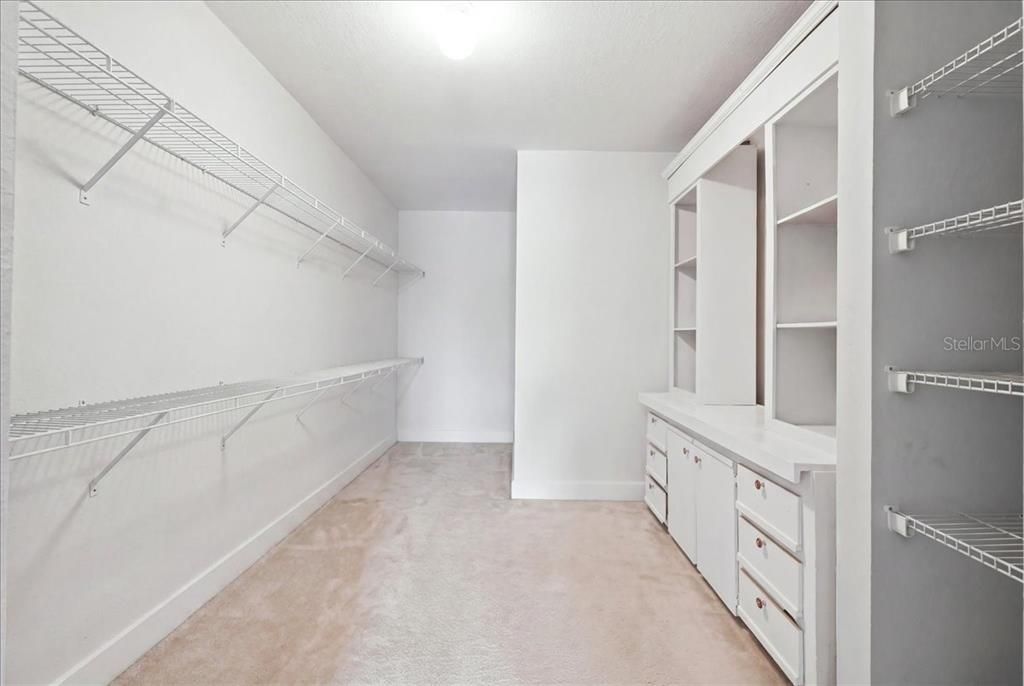 For Sale: $339,995 (3 beds, 2 baths, 1834 Square Feet)