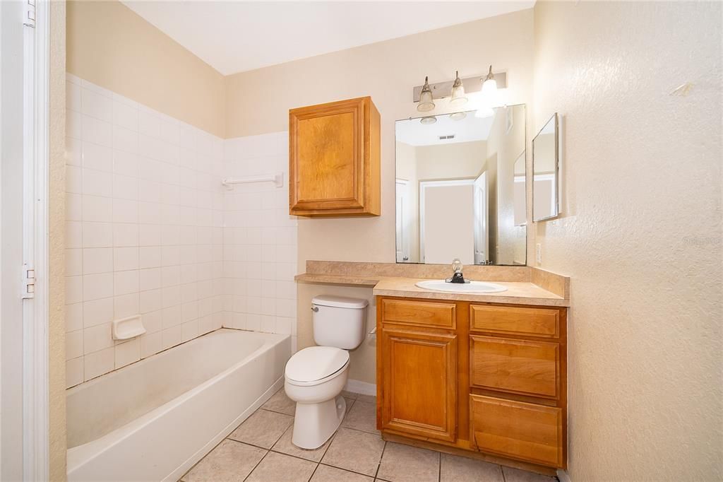 На продажу: $227,900 (3 спален, 2 ванн, 1285 Квадратных фут)
