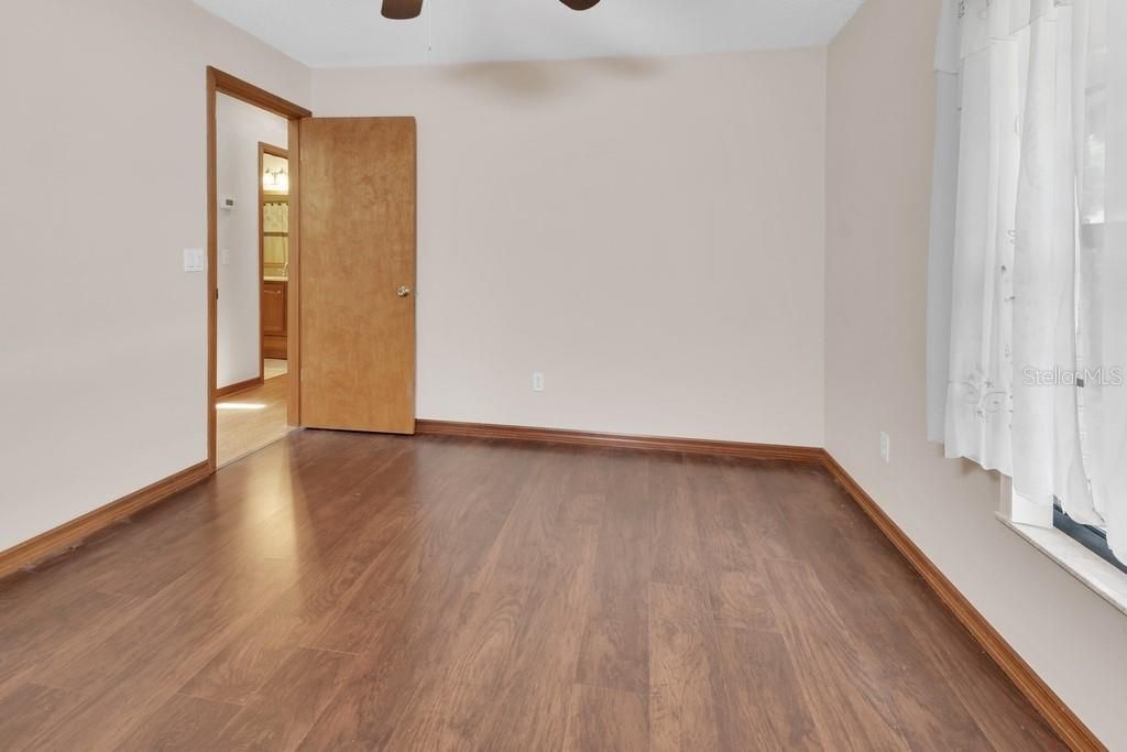На продажу: $330,000 (3 спален, 2 ванн, 1818 Квадратных фут)