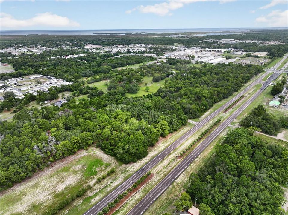 待售: $329,000 (1.57 acres)