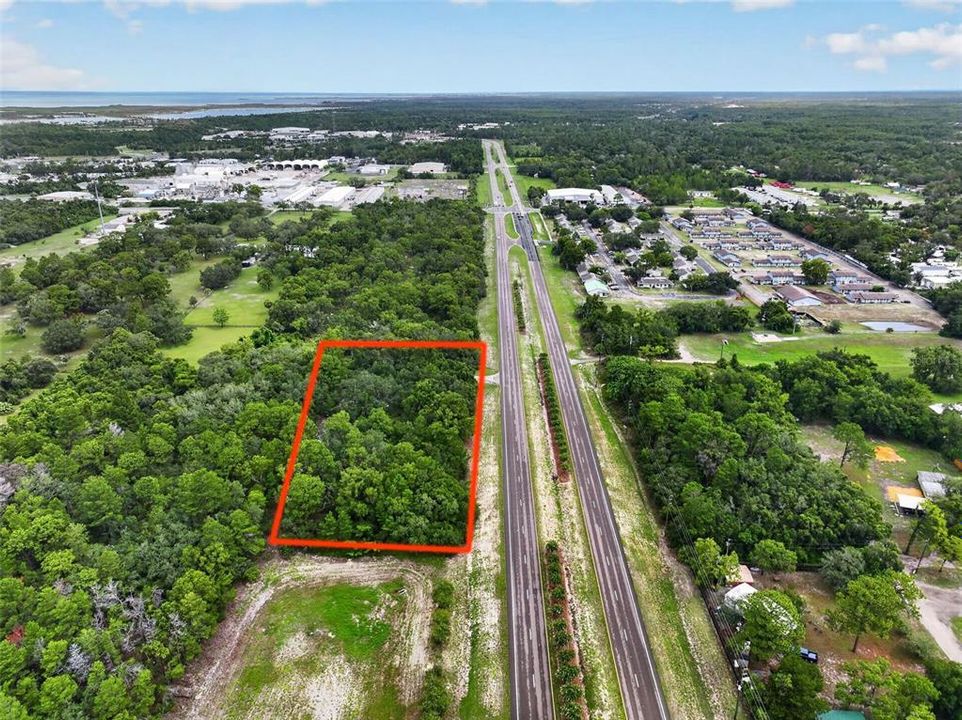 待售: $329,000 (1.57 acres)