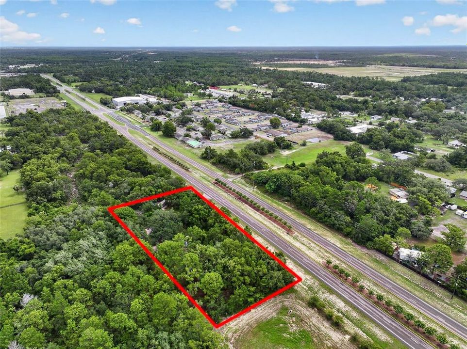 待售: $329,000 (1.57 acres)