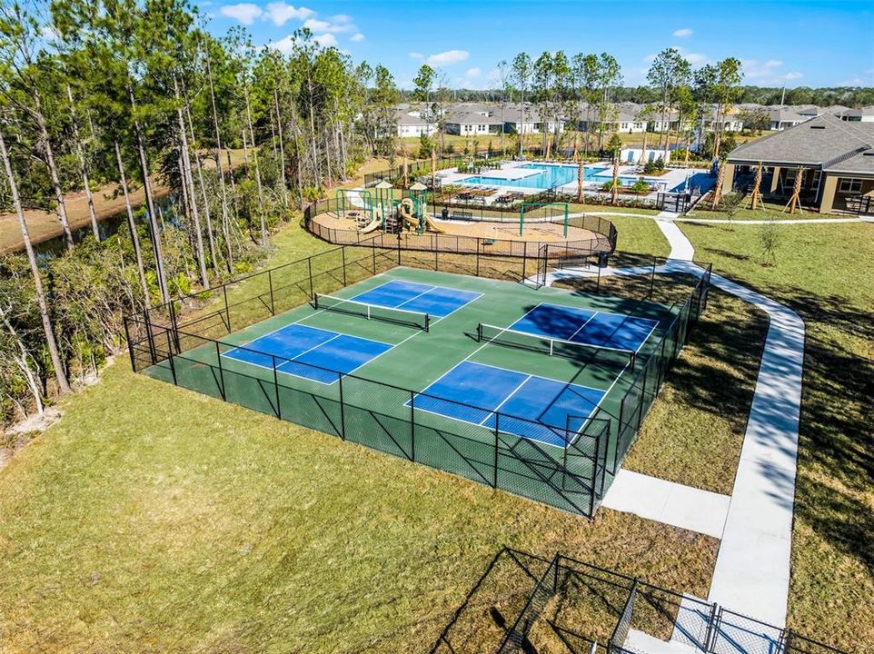 En Venta: $382,990 (4 camas, 2 baños, 2034 Pies cuadrados)