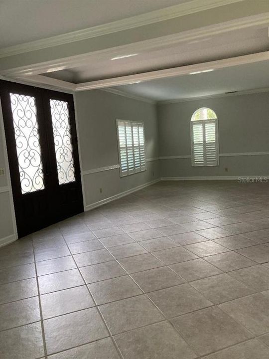 For Sale: $850,000 (6 beds, 4 baths, 4251 Square Feet)