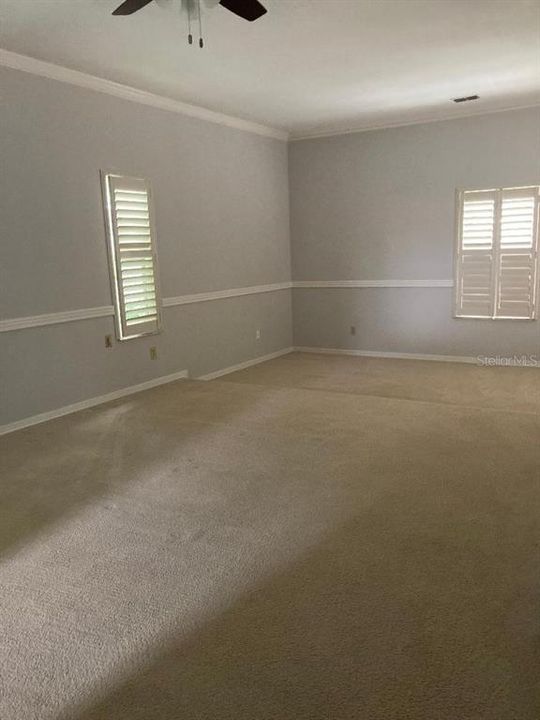 For Sale: $850,000 (6 beds, 4 baths, 4251 Square Feet)
