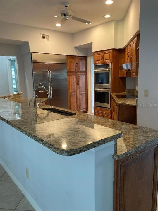 For Sale: $850,000 (6 beds, 4 baths, 4251 Square Feet)